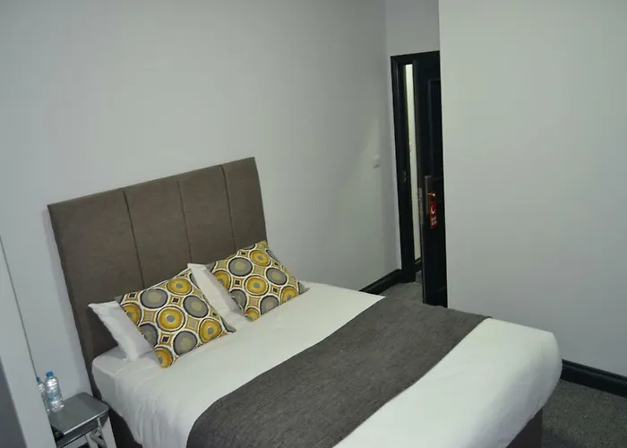 Manor House London