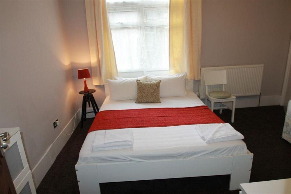 Manor House London Hotel 2*