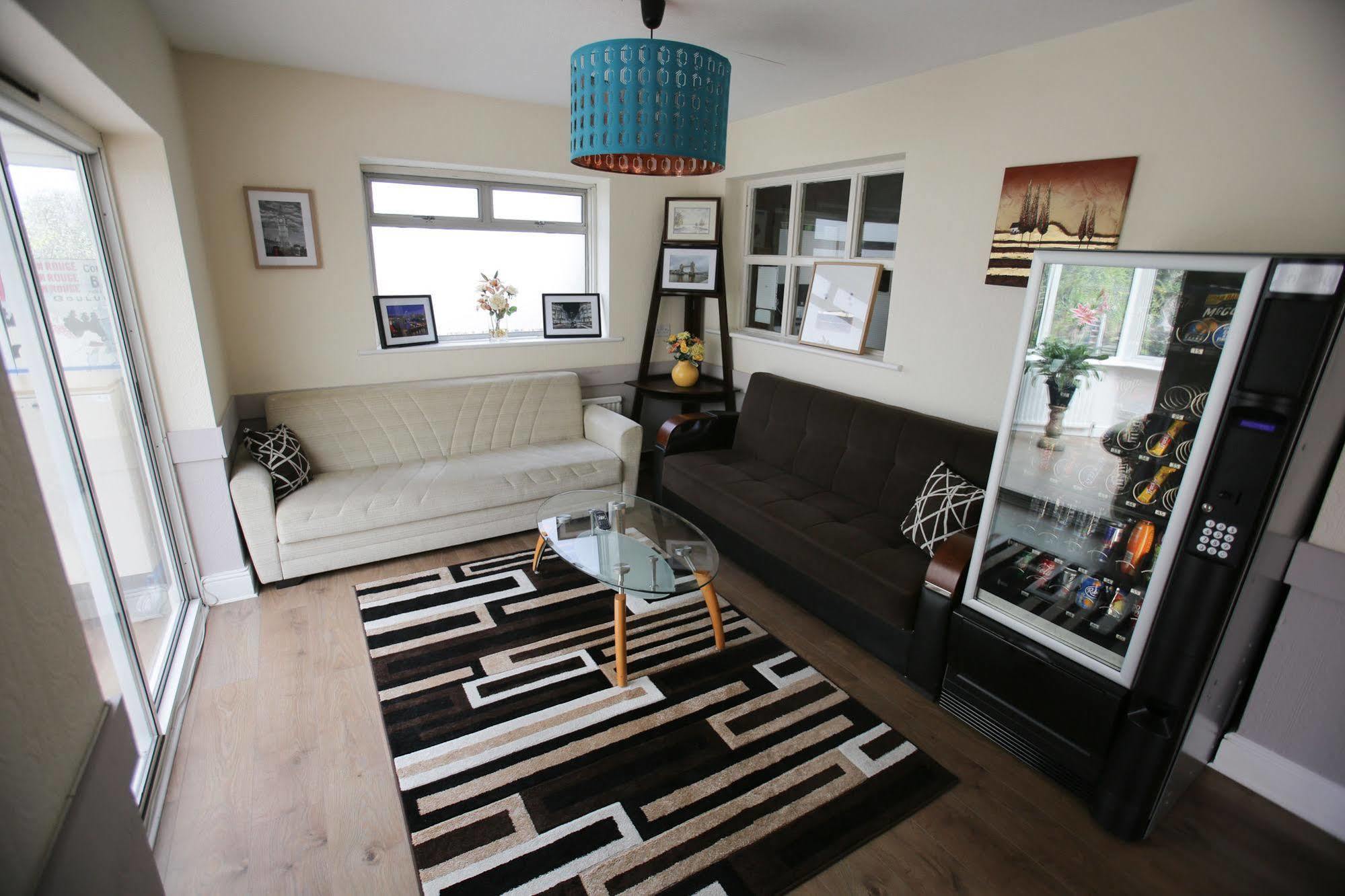 Manor House London 2* Woodford